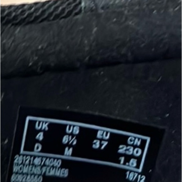 Clark’s cloudsteppers velcro Mary Jane’s - Picture 6 of 6